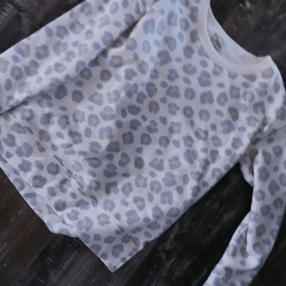 Sweatshirt - Picture 2 of 3